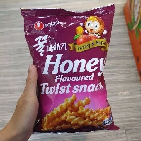 

Nongshim HONEY TWIST SNACK Sweet Delicious 75gr