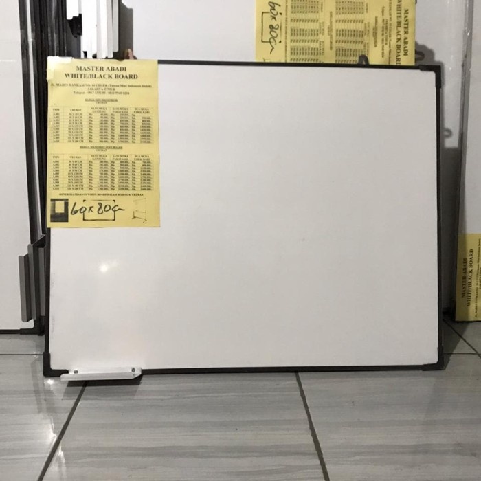

Whiteboard Gantung 40 X 60 Cm