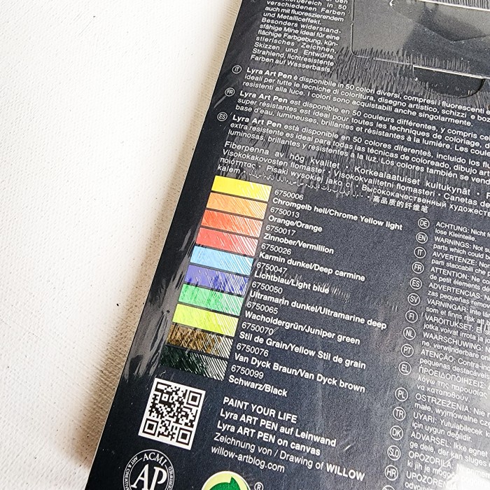 

Gaya Lyra High Quality Art Pen Set Metal Box