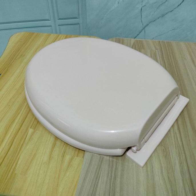 Tutup closet duduk toilet cover universal pink(TOTO,AMSTAD,INA dll)