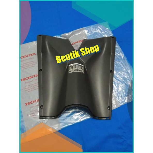 COVER INNER LOWER LEGSHIELD KUNCI DASBOR VARIO 125 PGM FI ORIGINAL 16n