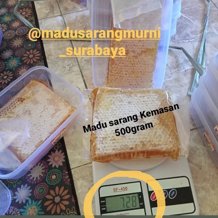 

Sarang Madu Asli Murni 500Gram Free Sendok Kayu , Buble Wrab & Dus