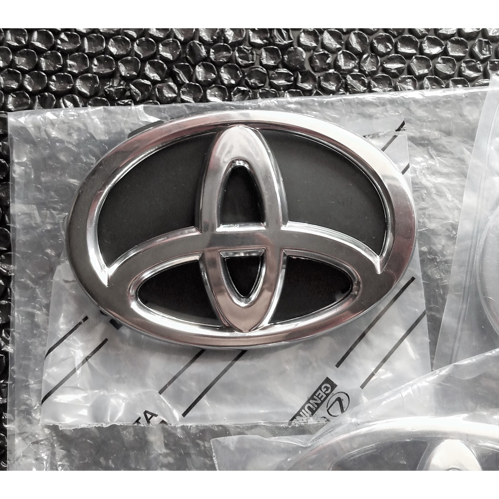Logo Depan Toyota Avanza Xenia 2012-2014 Original