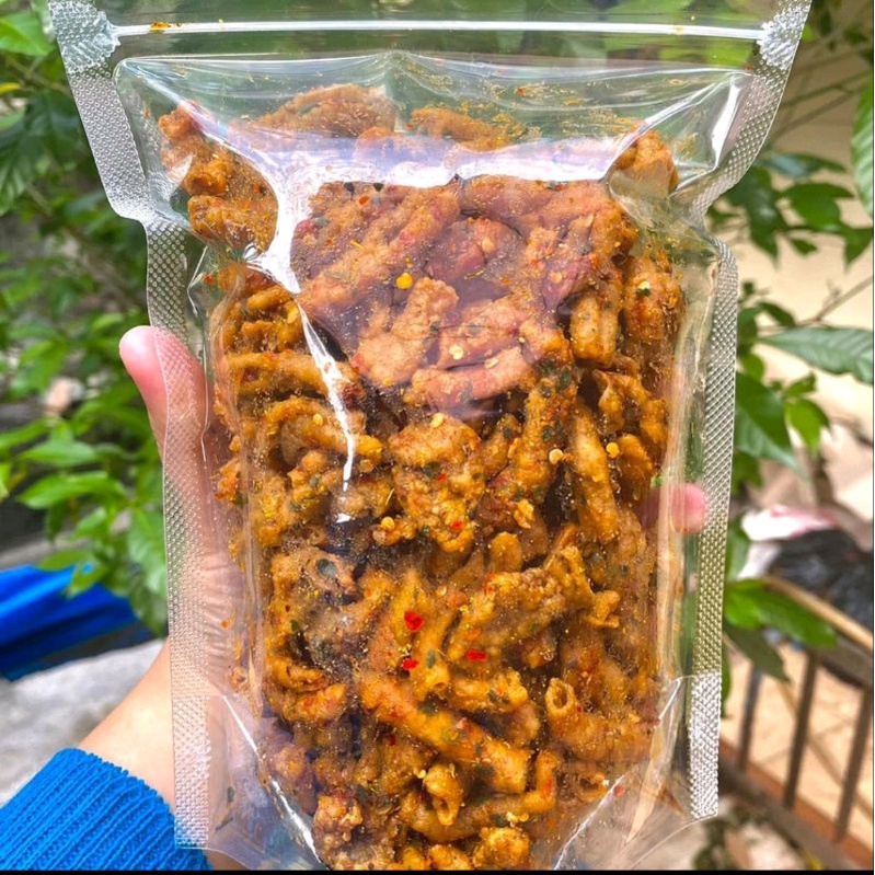 

keripik usus ayam kering pedas daun jeruk isi 100.gram