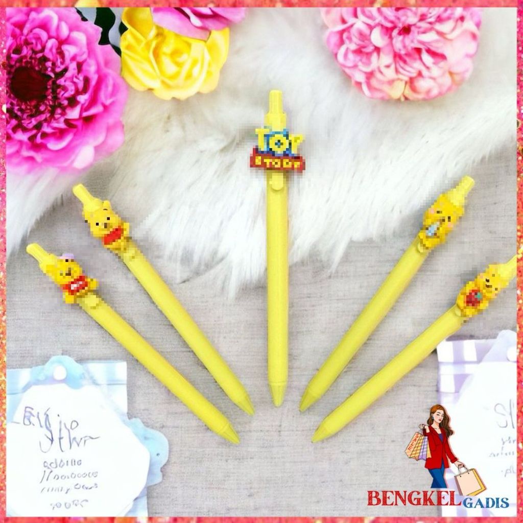 

BG Pulpen Bear Kuning Tinta Gel Cair Hitam Motif Animasi Kartun Unik Pena Cetekan Karakter Beruang Kuning Lucu Alat Tulis Sekolah Kantor Stationary