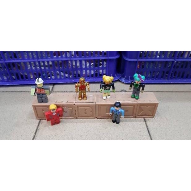 Mainan Figure Roblox Misteri box
