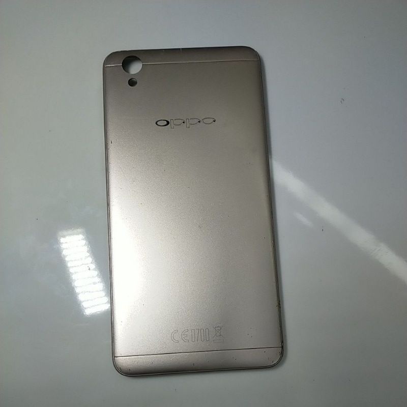 bekdor/casing/tutup belakang Oppo a37/a37f gold