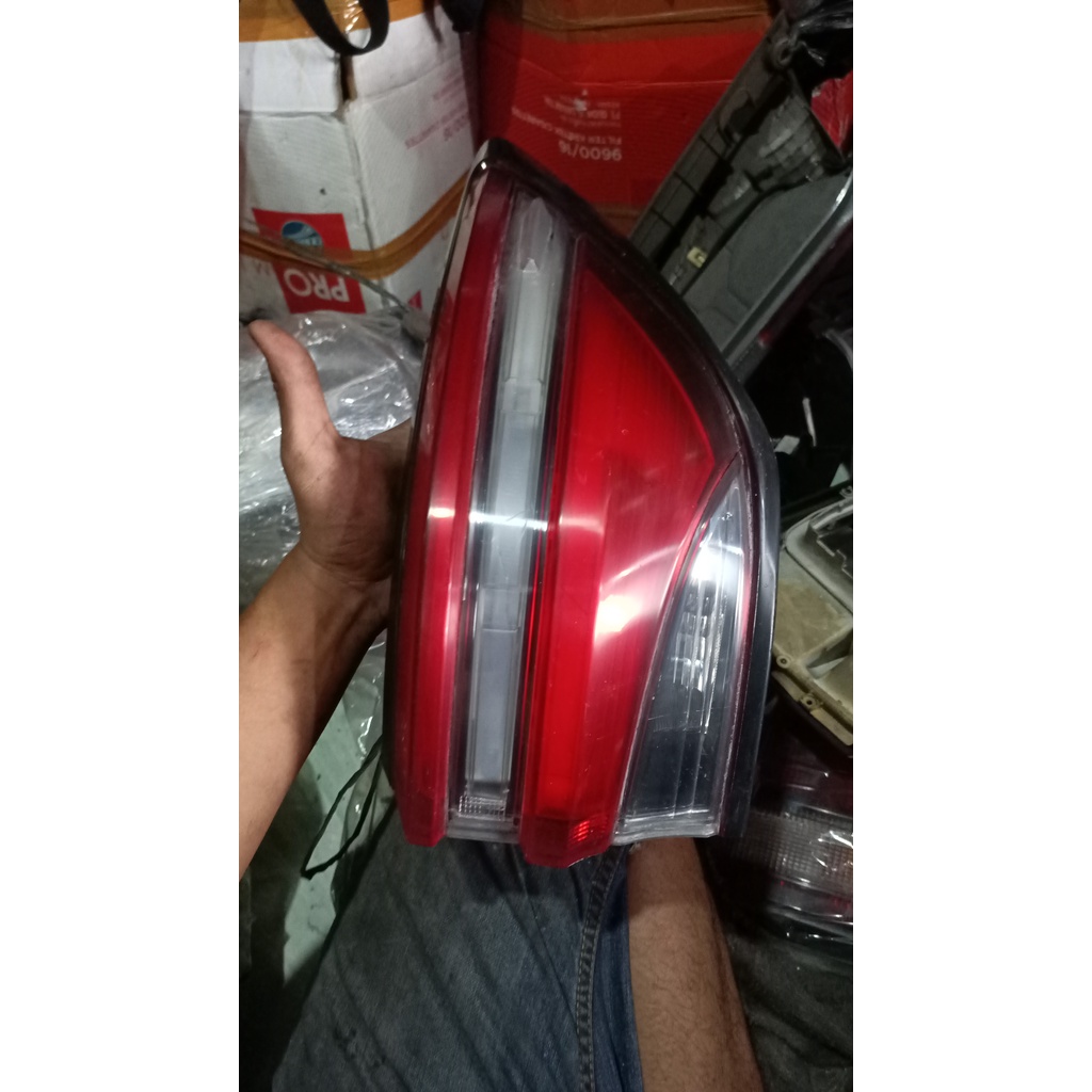 Stoplamp lampu belakang Toyota Fortuner vrz 2020 original