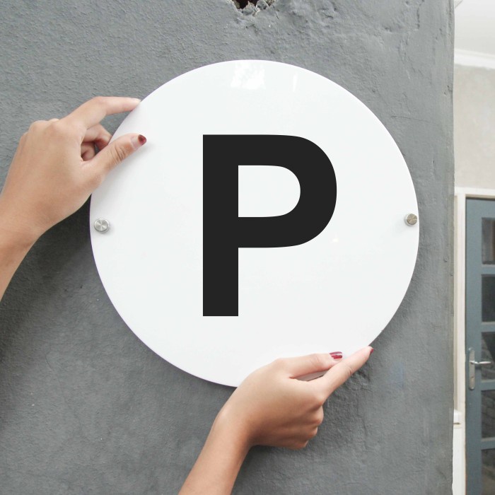 

Sign Akrilik Putih L 30 cm Pen Iklan - Parkir