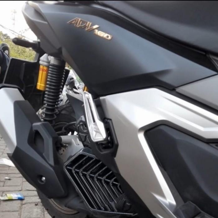 COVER RADIATOR ADV 160 CARBON COVER RADIATOR ADV 160 NEMO