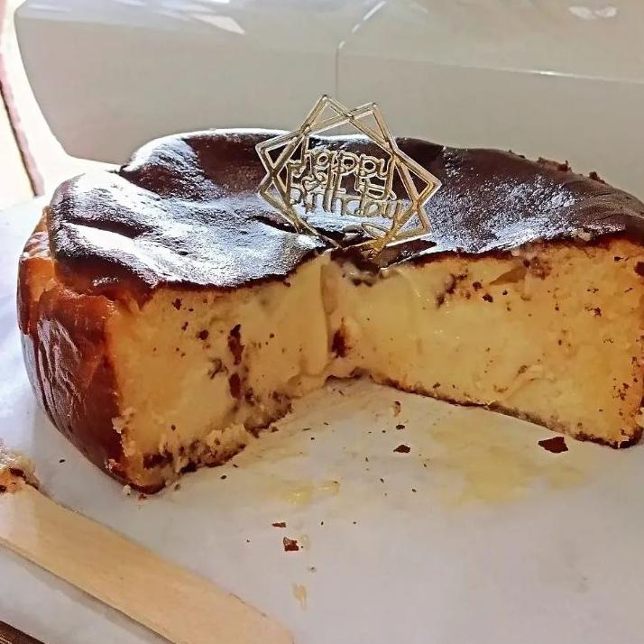 

Bento Cake / Basque Burnt Cheese Cake (16Cm) Vakum Halal