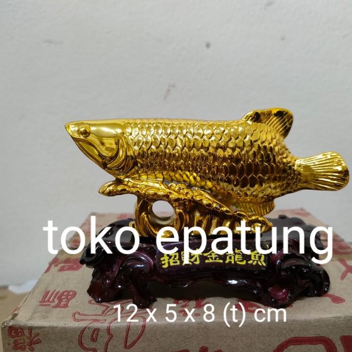patung ikan arwana / pajangan fengshui ikan arwana - 12 cm