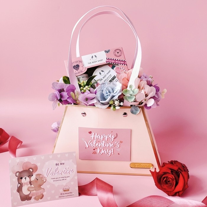 

SIAP KIRIM Valentine gift coklat valentine premium Hampers kado valentine madalinsecollect