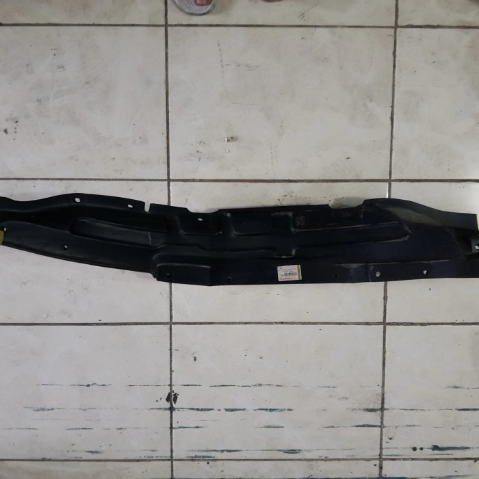LINER FENDER DEPAN KANAN MOBIL PANTHER CAPSUL 2000-2018