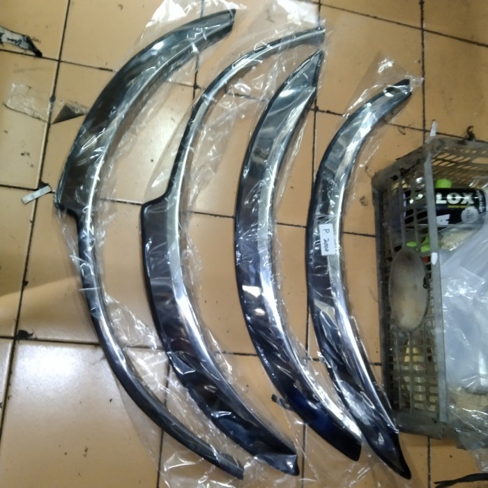 [New Ori] Fender Trim List Ban Mobil Isuzu Panther New 2000 Terbaru