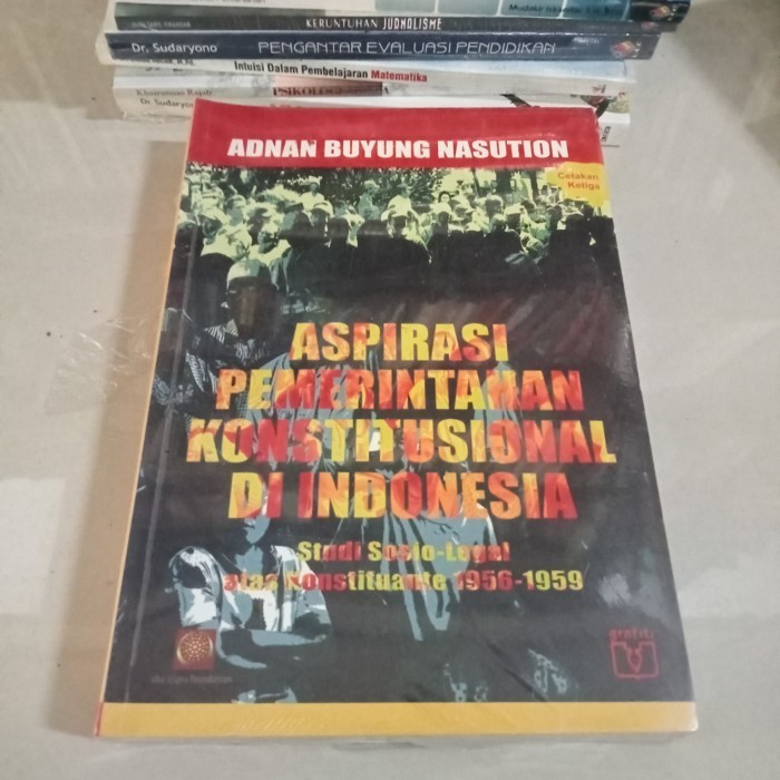 

[Baru] Buku Aspirasi Pemerintahan Konstitusional Di Indonesia Oleh Adnan Buyu Terbaru