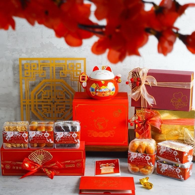 

TRY Hampers Exclusive / Hampers impek / Ready stock / parcel sincia / nastar wisman / sagu keju / choco cornflakes / hardbox TERLARIS