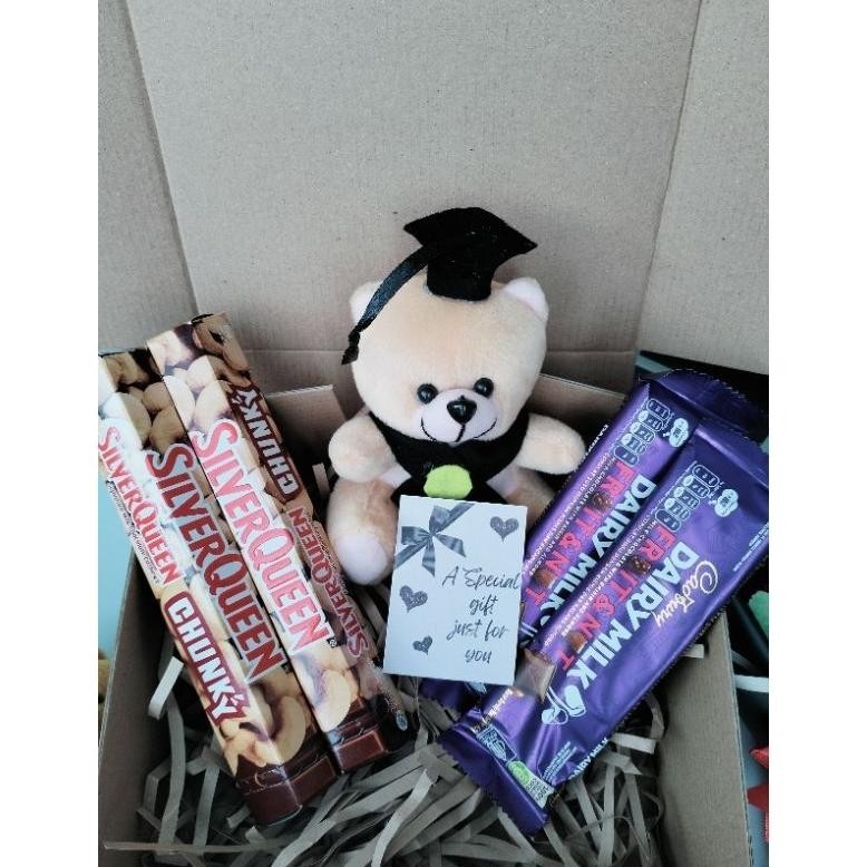 

PROMO MURAH KADO ULANG TAHUN CEWEK /HADIAH ANNIVERSARY /KADO /HAMPERS/GIFT COKLAT SILVERQUEEN PREMIUM