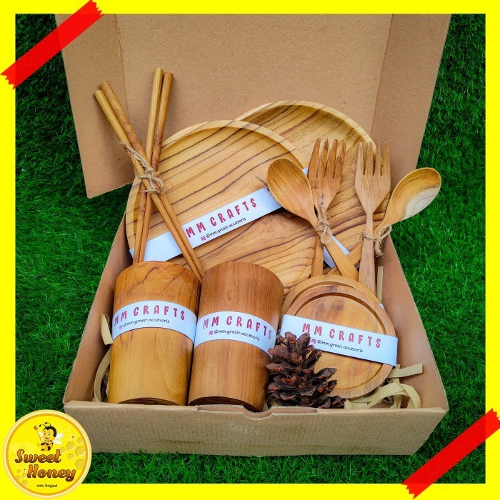 

Ready HAMPERS KAYU JATI GARDAPATI