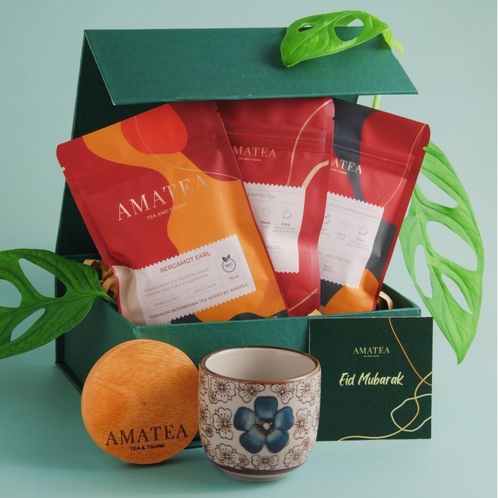 

Ready AMATEA 'Tea and Blue Sakura' Exclusive Hamper Kado Gift