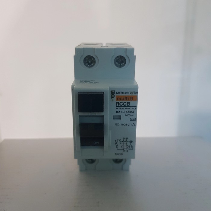 RCCB 2P 40A 100MA MULTI9 MERLIN GERIN