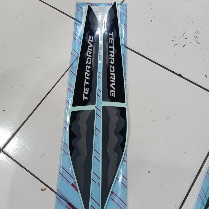 Stiker Body TETRADRIVE Fortuner 2022 original warna hitam