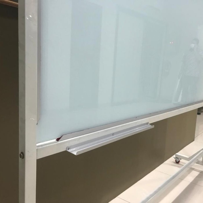 

Papan Tulis Kaca / Glassboard Magnetik 120 X 180 Cm Standing Kaki Roda
