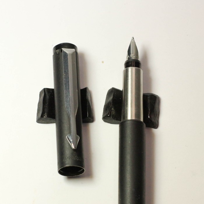 

(1984-Now) Parker Vector Matte Black Fountain Pen Collection