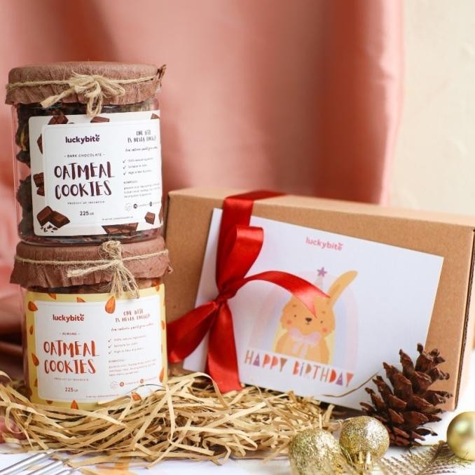 

] Birthday Hampers / Hampers Ulang Tahun - Cookies 2 Jar + Greeting Card
