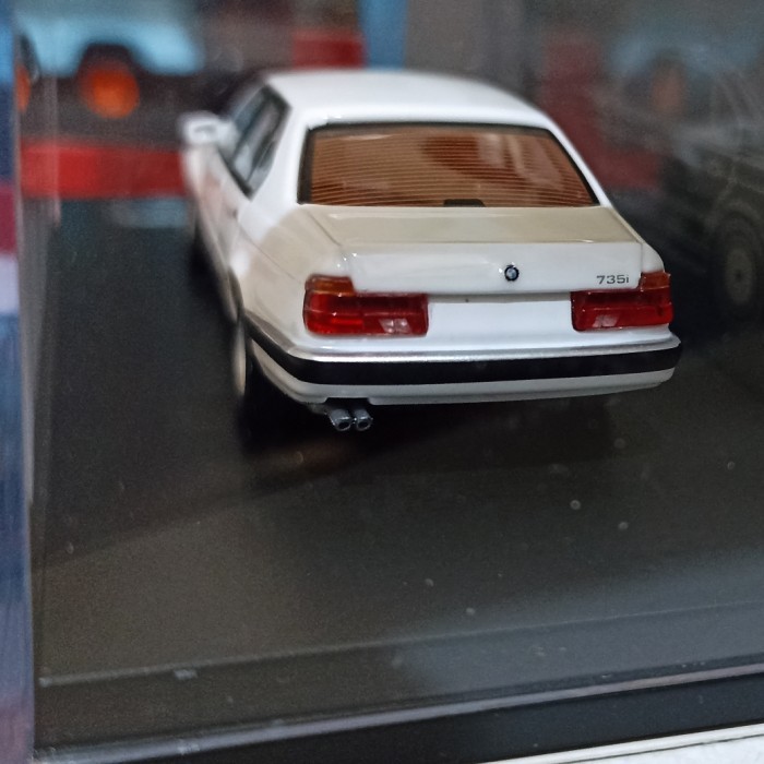 MUST HAVE DCM BMW E32 7 SERIES WHITE TERLARIS