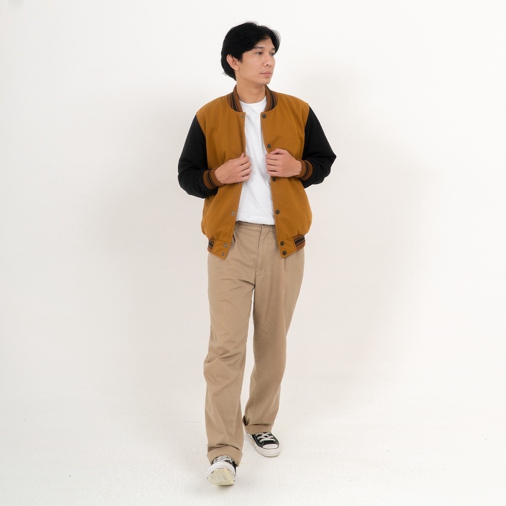 [HEAT IT UP] THE NEWEST Jipclo Jaket Varsity Baseball Polos - Jacket Camel Hitam Bomber