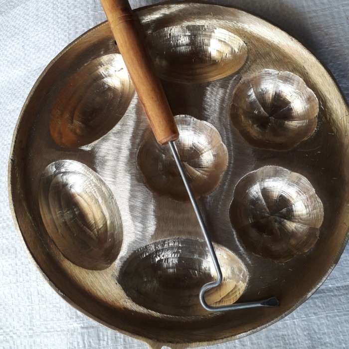 

Cetakan Kue Cubit/Laba"+Sutilan Kuas Bahan Kuningan Asli