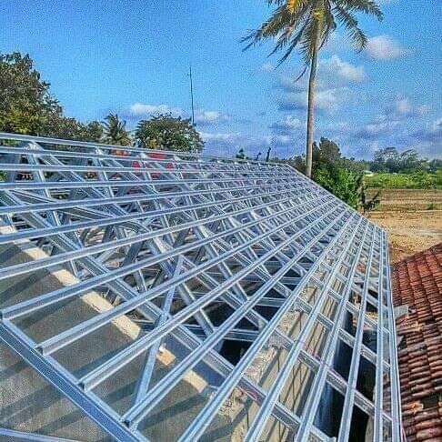 RANGKA ATAP BAJA RINGAN TERPASANG.