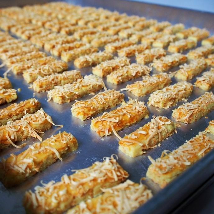 

Kastengel Keju Premium (350gr) ~ Homemade by V&B Pastry TB