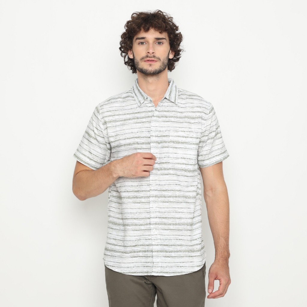 Promo Mega Sale 2.2 // POLICE Kemeja Abstrak Printing Cotton Soft Regular Fit Pria