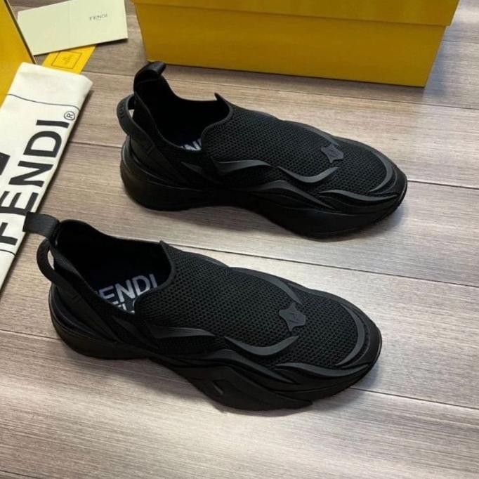 Sepatu Slip On Branded Pria / Sepatu Sneakers Tanpa Tali Branded Miror Storebihan
