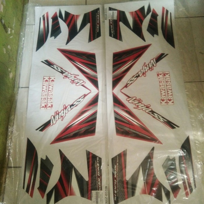 Striping stiker ninja ss merah ori