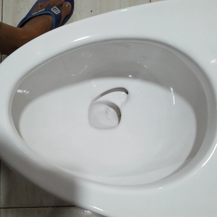 CLOSET DUDUK KODOK ONEPICE TOTO CW 436J TOILET DUDUK WARNA PUTIH
