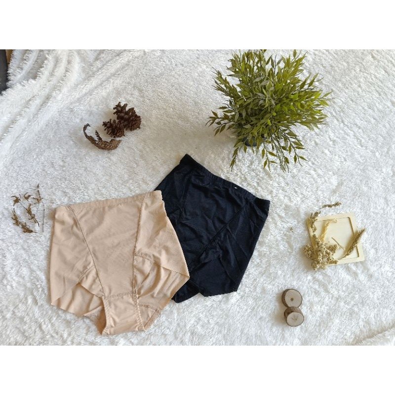 shape pants/korset celana by wacoal IS 115R1