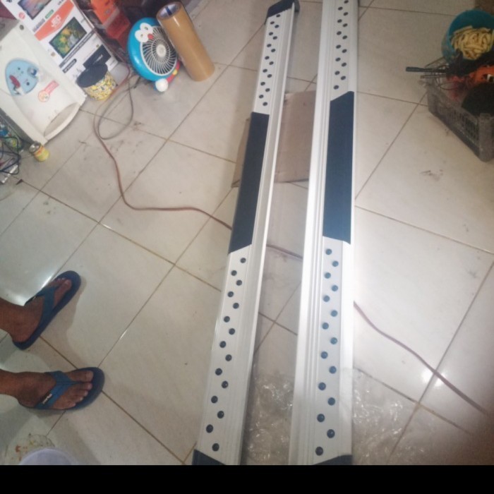 Footstep Injakan Samping Mobil Rush Lama