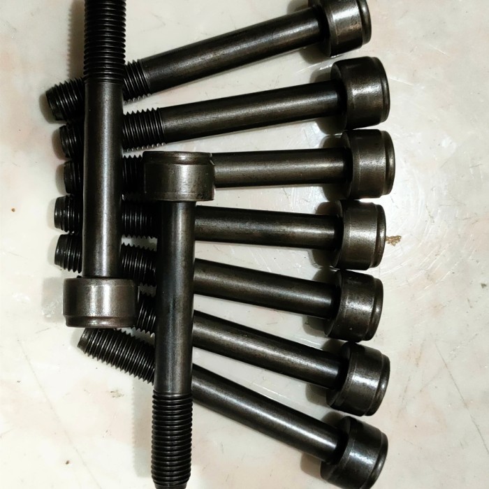 Baut Cylinder Head Deksel Xenia 1.0Cc 1000Cc #