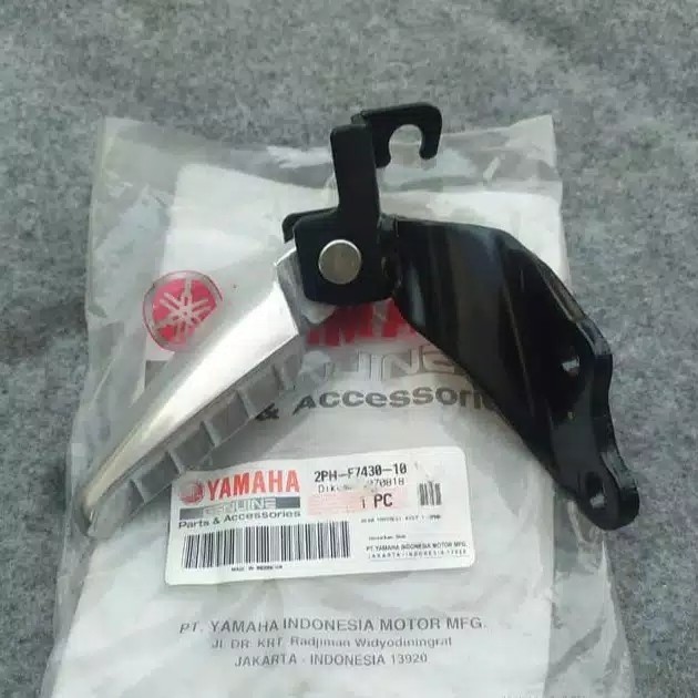 Dudukan Footstep Belakang Kiri Yamaha Xride X Ride 125 2Ph-F7430
