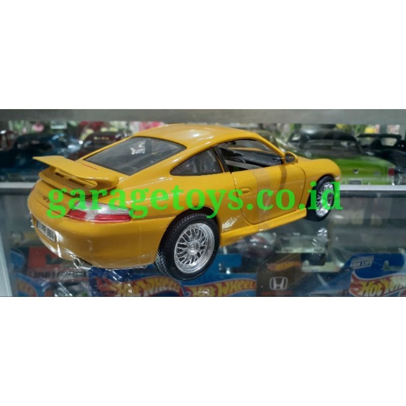 Bburago 1:18 Diecast Porsche 911 Carrera GT3
