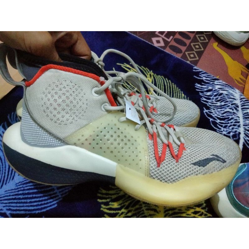 Sepatu Lining Basket