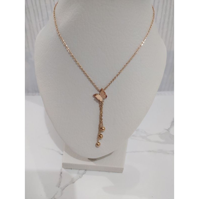 Kalung Titanium Wanita Lapis Emas Liontin Kupu Kupu Dengan 3 Bandul Bola