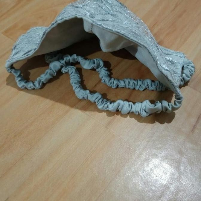 Masker Brukat Cantik Tali Hijab Abu Silver Manis