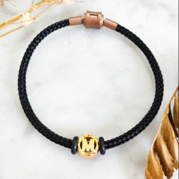 GELANG TALI INISIAL HURUF M PANDORA ELEGANT EMAS ASLI