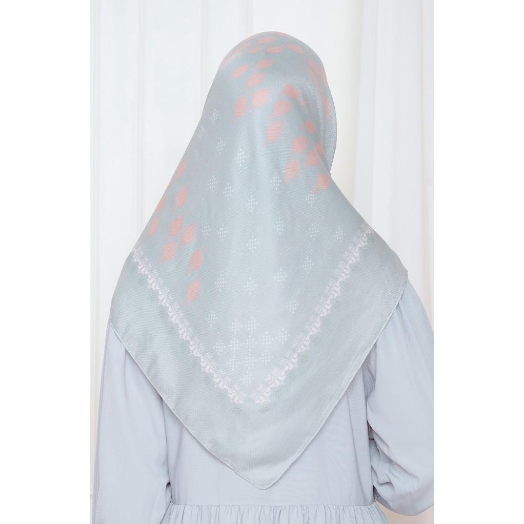 Bia X Cut Meyriska - Eoxa Milky Scarf - Kerudung Segi Empat - Polandia