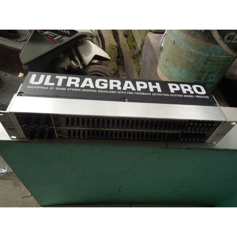 equalizer behringer fbq3102 bekas
