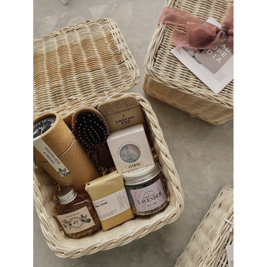 

Kadopedia Hampers Kado Ulang Tahun Gift Box Hadiah Bridesmaid